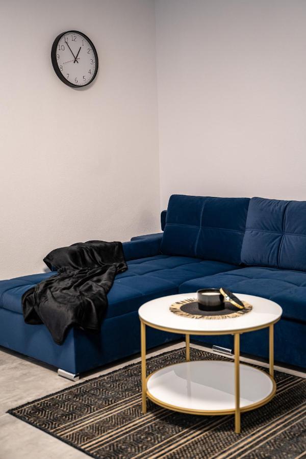 Modern Apartment In Dumbravita Dumbravita  Exteriör bild