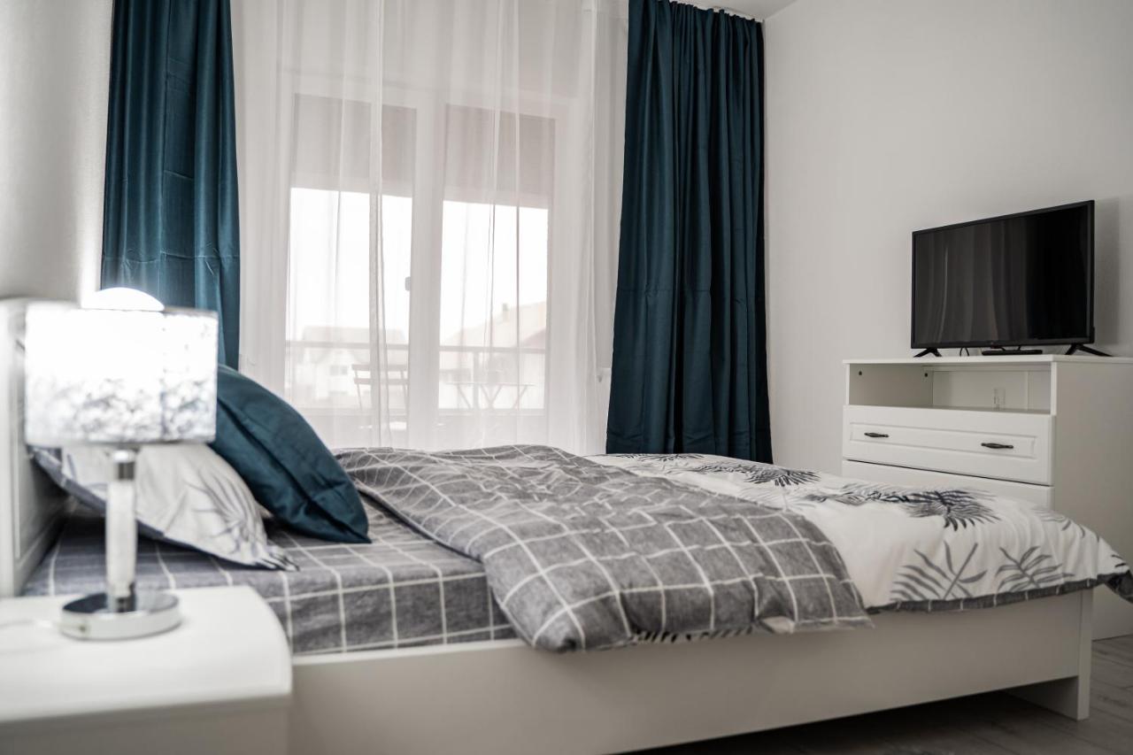Modern Apartment In Dumbravita Dumbravita  Exteriör bild