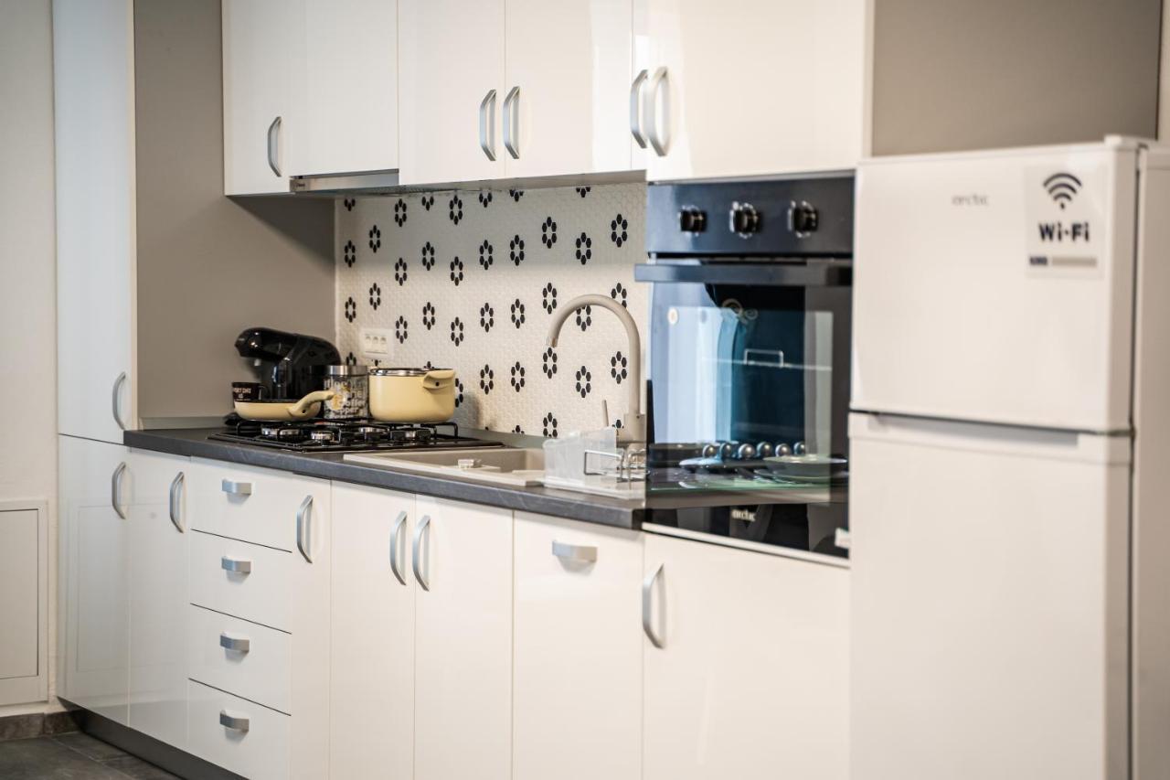 Modern Apartment In Dumbravita Dumbravita  Exteriör bild